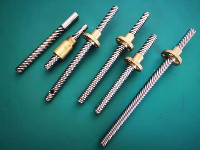 生（shēng）產梯形絲杆螺杆 T81/1頭、T82/1頭 T81.5/1頭大量現貨絲杆